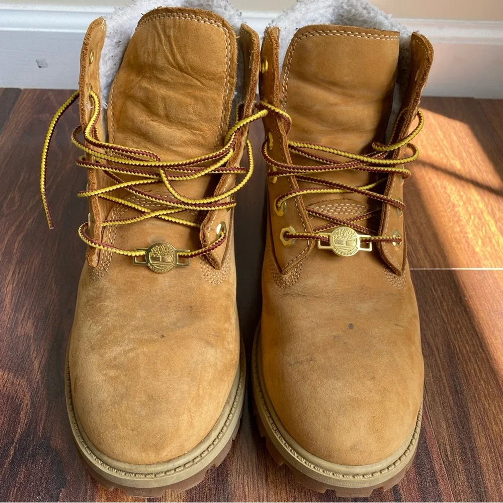 Timberland 6” Nubuck Wheat Shearling Faux Fur Classic Boots A42ZR A6698